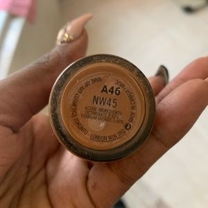 Mac studio fix spf 15 foundation